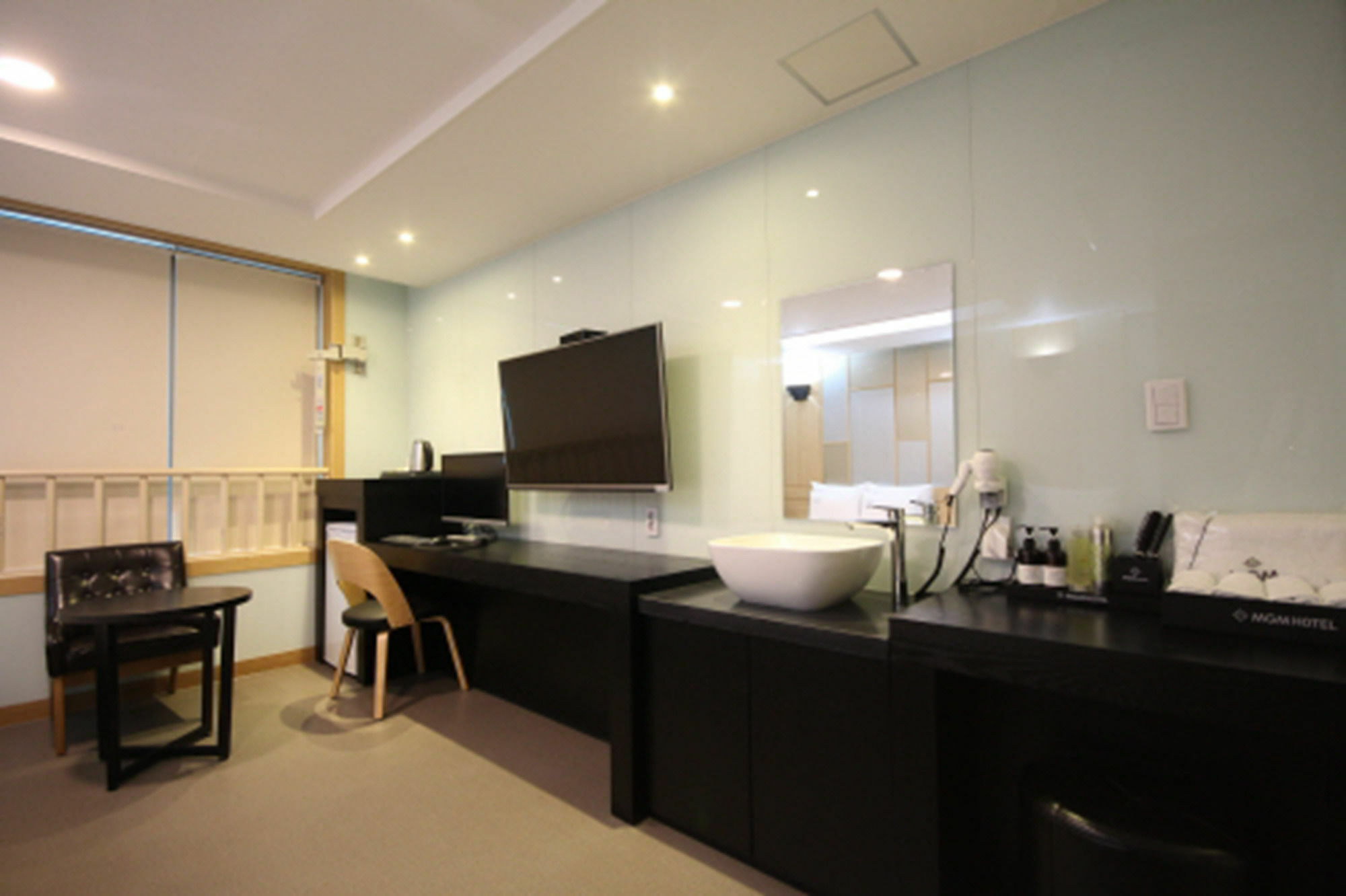 MGM Hotel Busan Buitenkant foto